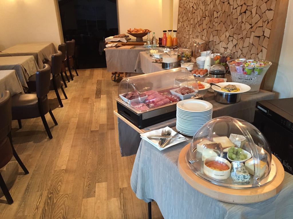 Hotel Restaurant Au Sauvage Фрибур Экстерьер фото